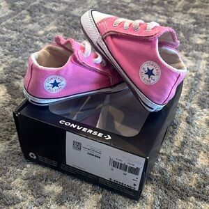 Converse Kids Crib Sneakers Size 4  Pink